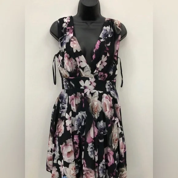 Women's Tfnc V-Neck Fit & Flare Dress, Size Small - Black